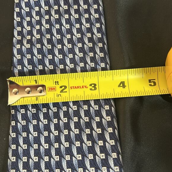 Ermenegildo Zegna 100% silk tie in Black & Silver - Picture 5 of 6